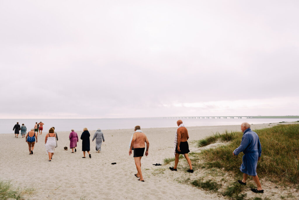 Folk på vej i vandet Nyborg Strandcamping